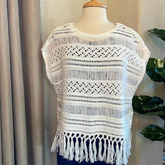 Ana Crocheted Fringe Top - Picture 3 of 6